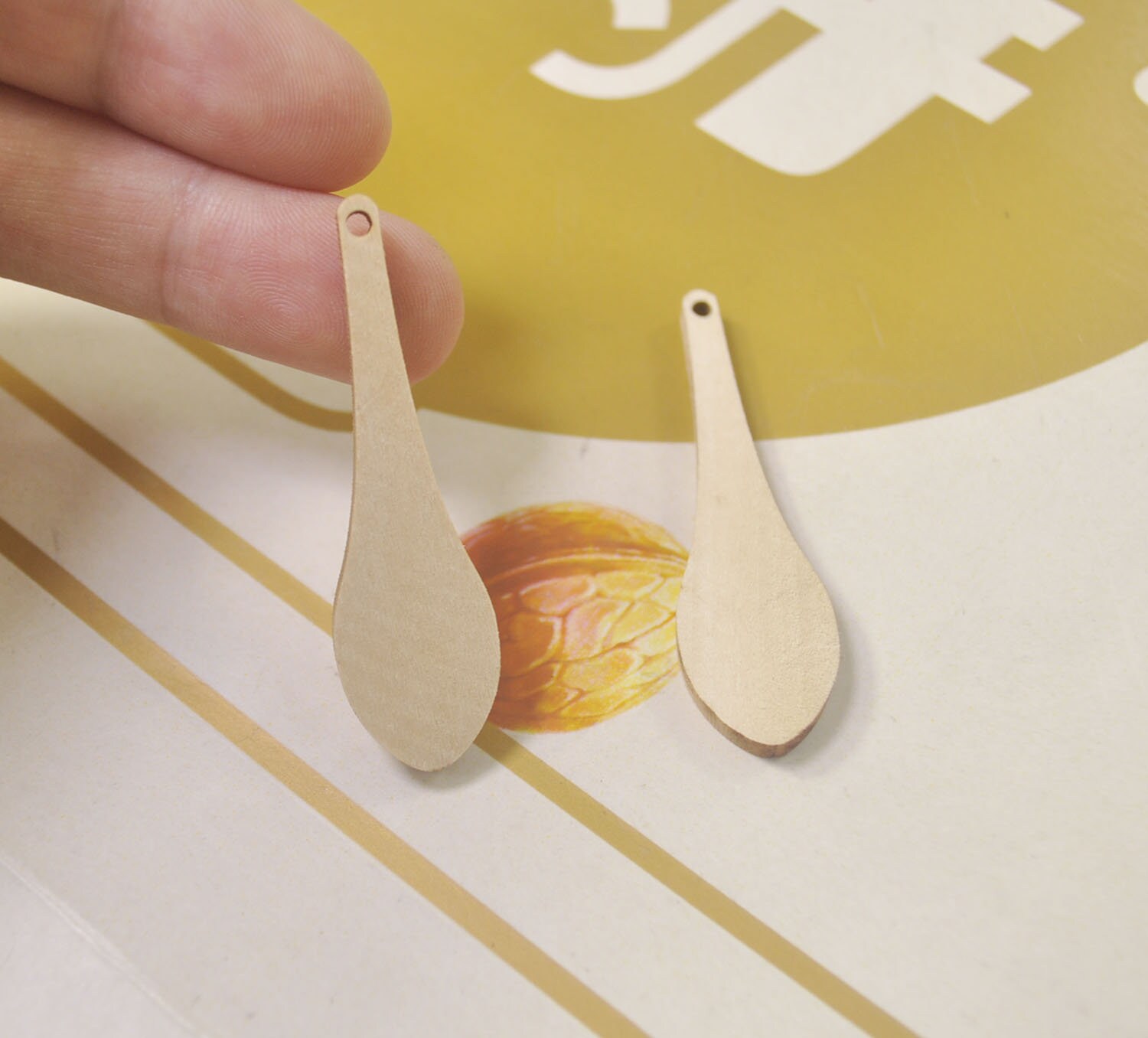 12 Stück, Diy Unfertige Laser Geschnittene Holz Anhänger, Naturholz Ohrringe Rohlinge, Schmuck, Holzformen, Lange Vase Form - 51 X 15 Mm von verycraft