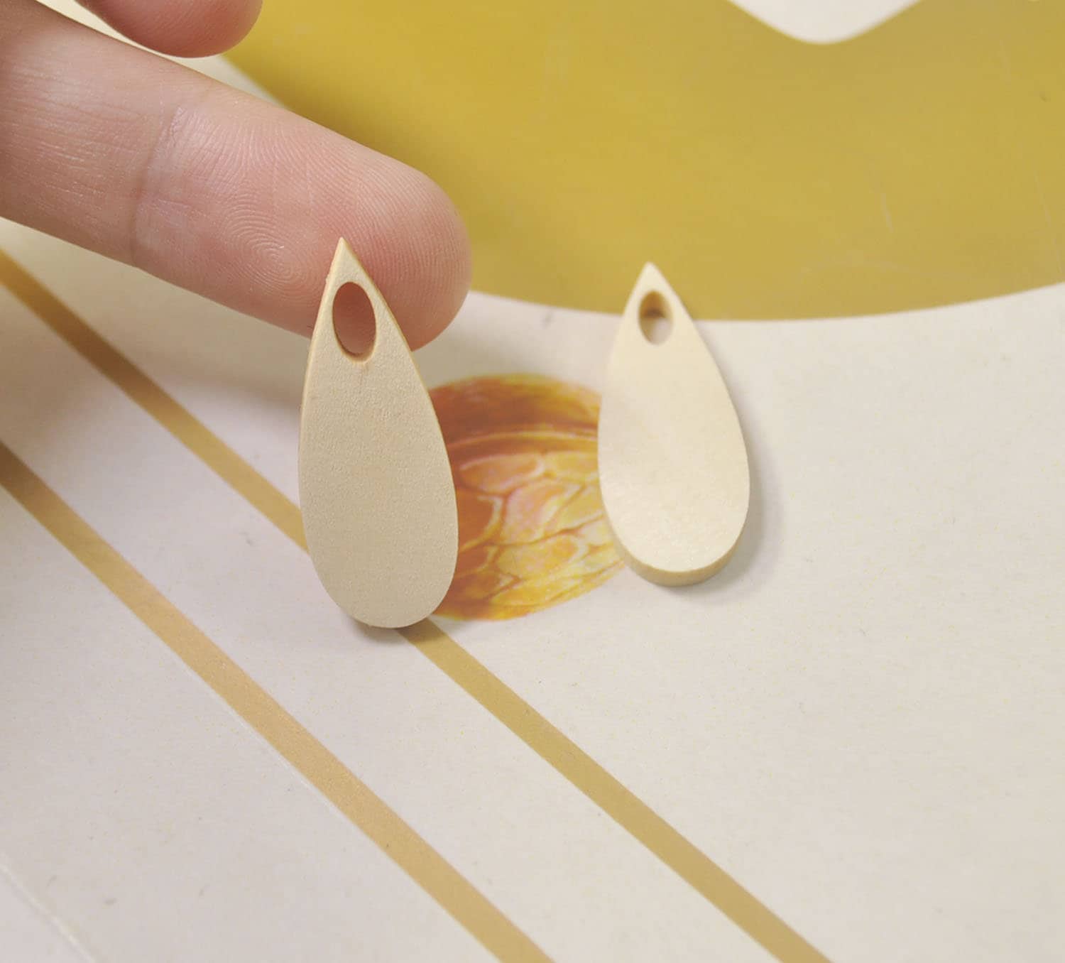 12 Stück Diy Unfertige Laser Geschnittene Holz Anhänger, Naturholz Ohrringe Rohlinge, Teardrop Schmuck, Holzformen, Kleine Form - 32 X 13 Mm von verycraft