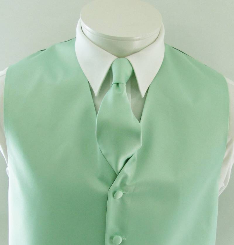 Herren Schiefer Grün/Dusty Mint Satin Bezogene Knöpfe Weste Kommt Mit Passender Krawatte Und Taschen Quadratisch Schwarz Verstellbar Rückseite Herren Schiefer Grün/Dusty Mint Satin Bezogene Knöpfe Weste Kommt Mit Passender Krawatte Und Taschen Quadratisch Schwarz Verstellbar Rückseite von vesterrific
