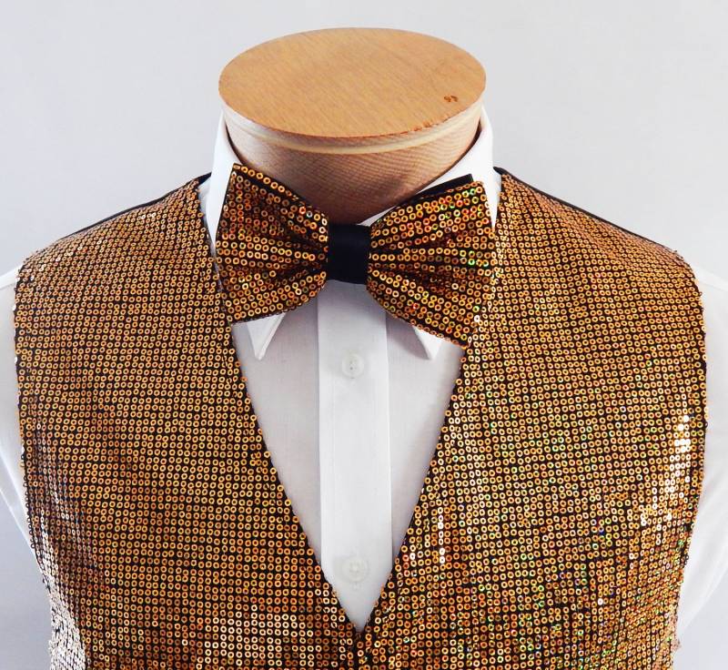 Mens Gold Pailletten Weste Und Fliege Set Mens Gold Pailletten Weste Und Fliege Set von vesterrific
