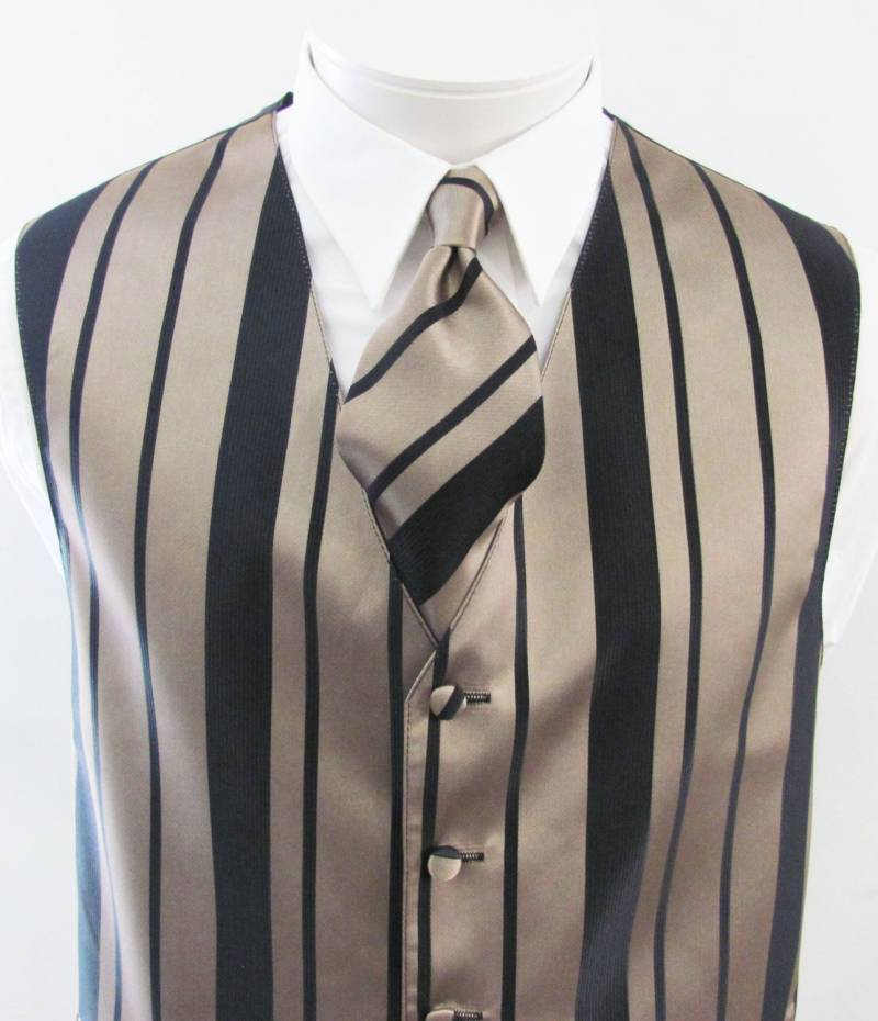 Mens Weste Taupe Mit Dicken Schwarzen Streifen Voller Rückseite 2 Stück Und Krawatte Set Mens Weste Taupe Mit Dicken Schwarzen Streifen Voller Rückseite 2 Stück Und Krawatte Set von vesterrific