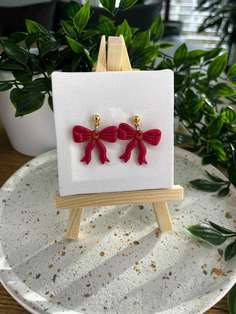 Design Ohrringe Zum Valentinstag "Valentines Bow" in Rot Design Ohrringe Zum Valentinstag "Valentines Bow" in Rot von viKreativDesign