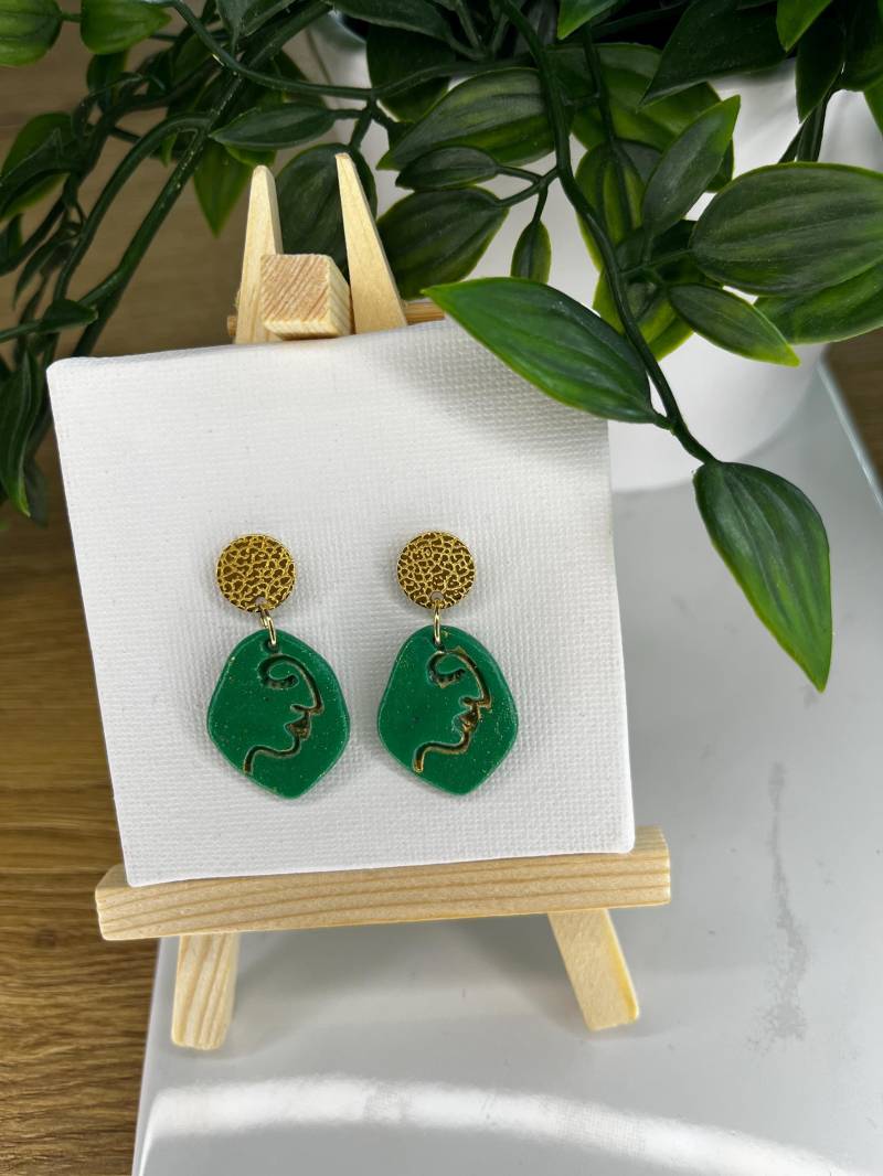 Handgefertigte Grüne Ohrringe Aus Polymer Clay Mit Frauenmotiv - Boho-Schmuck Leichte Statement-Ohrringe Nickelfrei Geschenk Für Sie von viKreativDesign