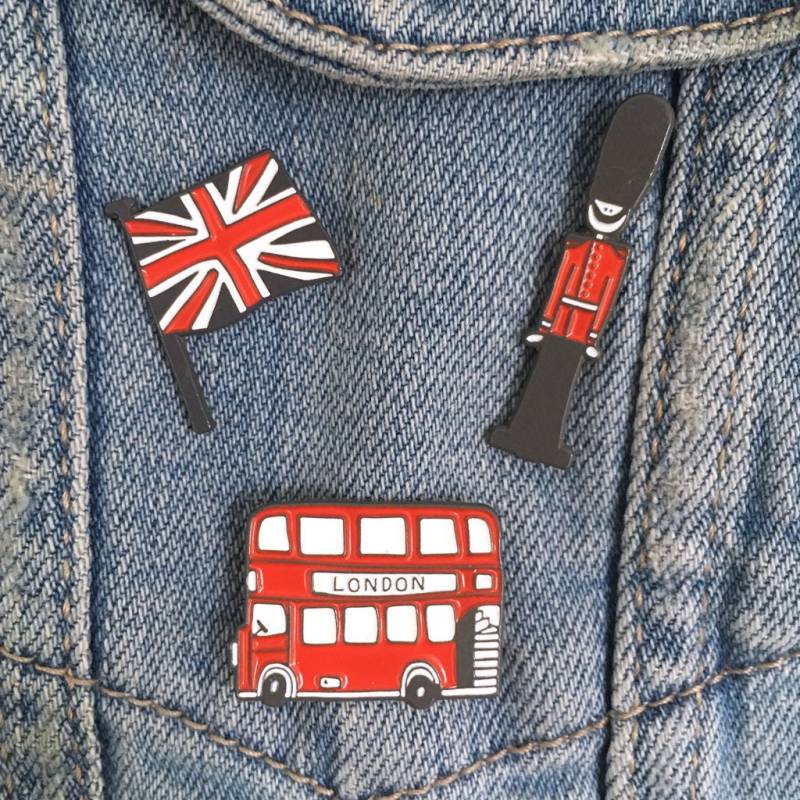 3Er Set - London Bus, Queen's Guard & Union Jack Emaille Anstecker Liebevoll Hergestellt in Großbritannien 3Er Set - London Bus, Queen's Guard & Union Jack Emaille Anstecker Liebevoll Hergestellt in Großbritannien von victoriaeggs