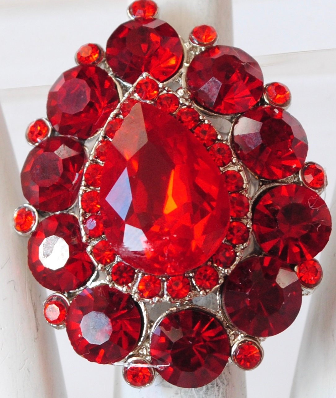 Big Teardrop Cocktail Ring Rote Strasssteine Urlaub Schmuck Geschenk Für Sie Verstellbaren von victoriascharms