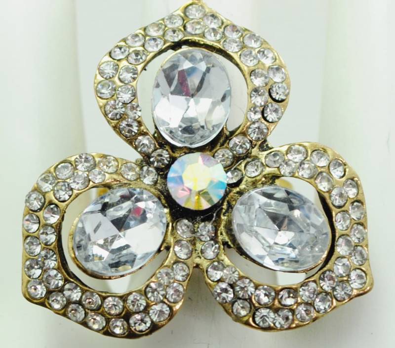 Floraler Cocktailring Klare Strasssteine, Verstellbare Goldplatte von victoriascharms