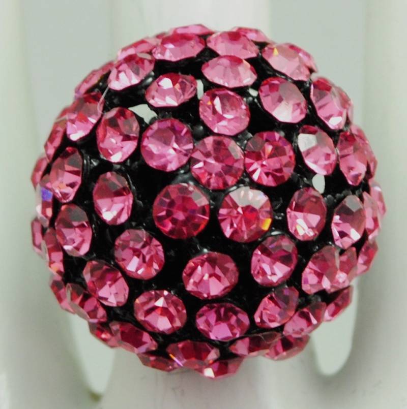 Rosa Strasskuppel Ring - Einstellbarer Cocktailring von victoriascharms