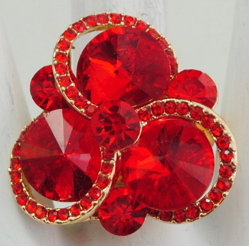 Roter Strass-Cocktail-Ring, Einstellbar Gold Ton von victoriascharms