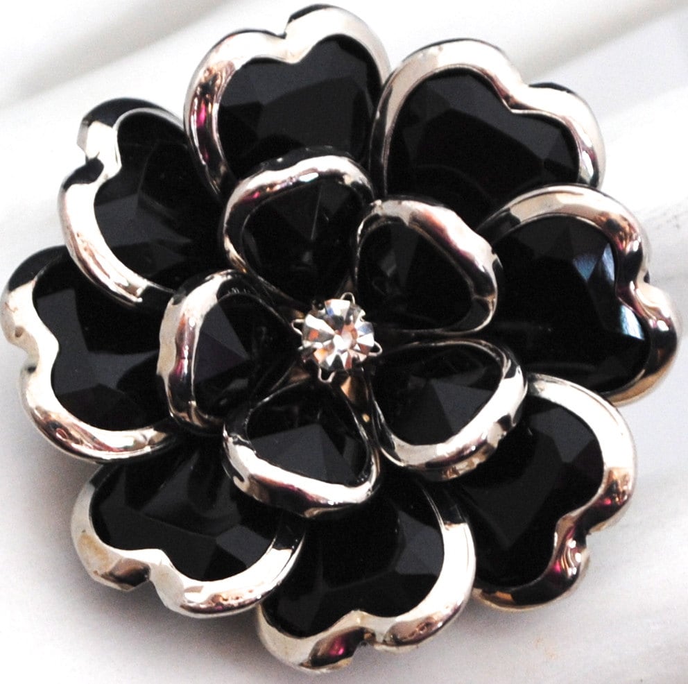 Schwarze Blumen Strass Ring, Verstellbare Silberplatte von victoriascharms
