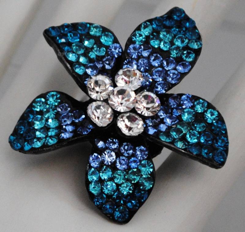 strass Blume Ring Ombre Blau Geschenk Für Sie Verstellbar von victoriascharms