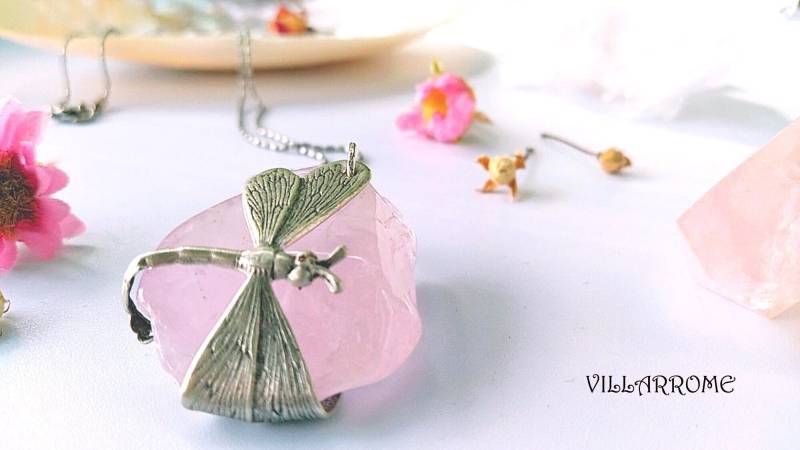 Rosenquarz Halskette, Silber Libellen Anhänger, Art Deco Schmuck von villarrome