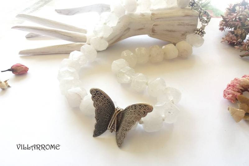 Weißer Quarz Kragen Halskette, Silber Schmetterling, Boho Schmuck von villarrome