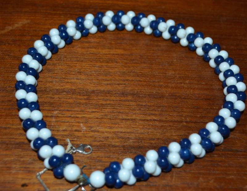 Original 50Er Jahre Hals Kette Perlen Modeschmuck Blau /Weiß Vintage Clothing Retro Mid Century Second Hand Wear Fifties Rockabella von vintageBagsAndCo