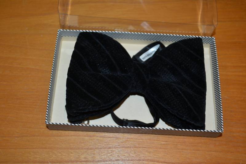 True Vintage Kravatte/Fliege Schwarz Samt Breit 70Er Retro Clothing Second Hand Wear Mid Century von vintageBagsAndCo