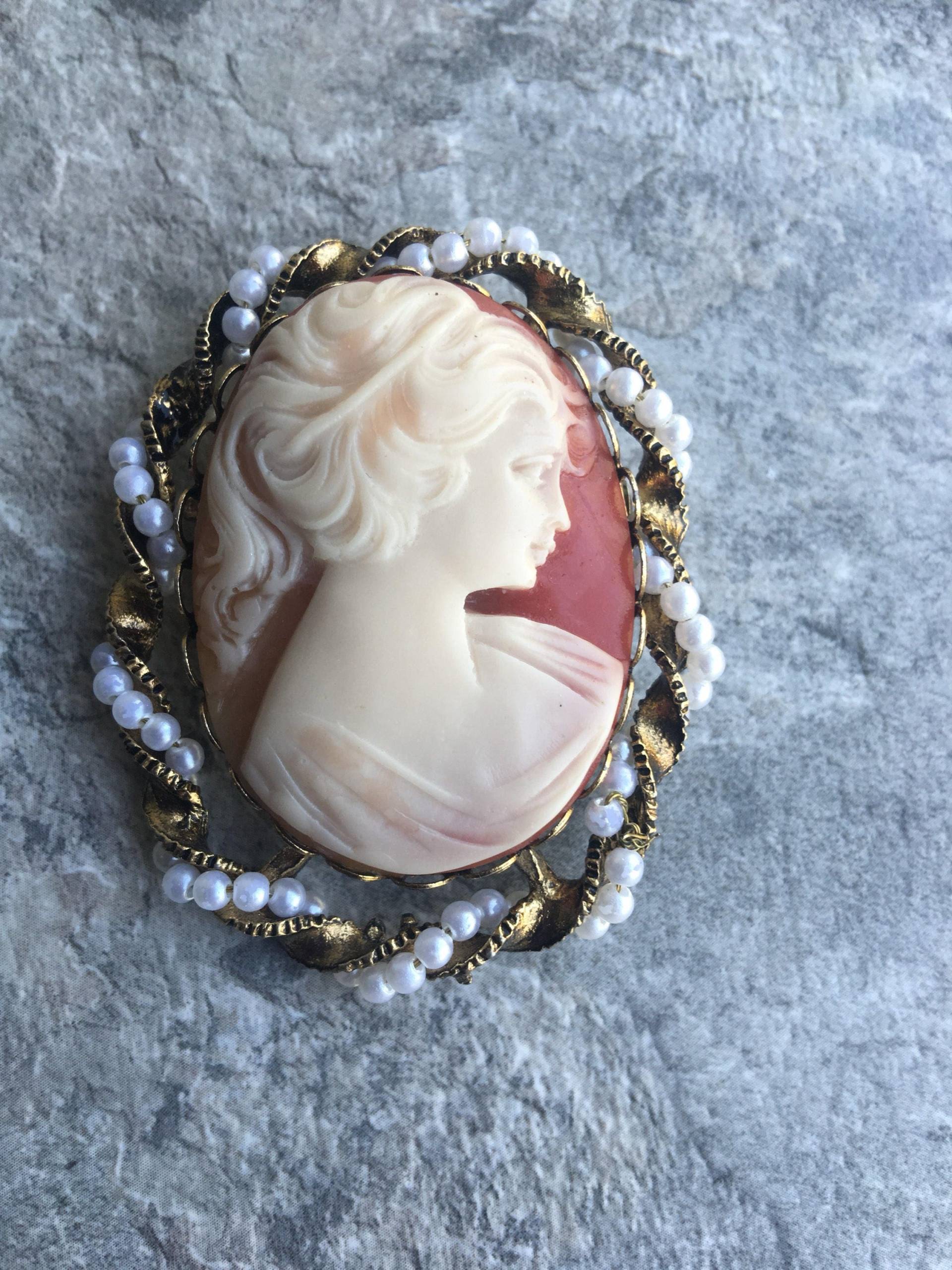 Vtg Kamee Goldfarbene Brosche Anstecknadel/Kostenloser Versand von vintageandpurple