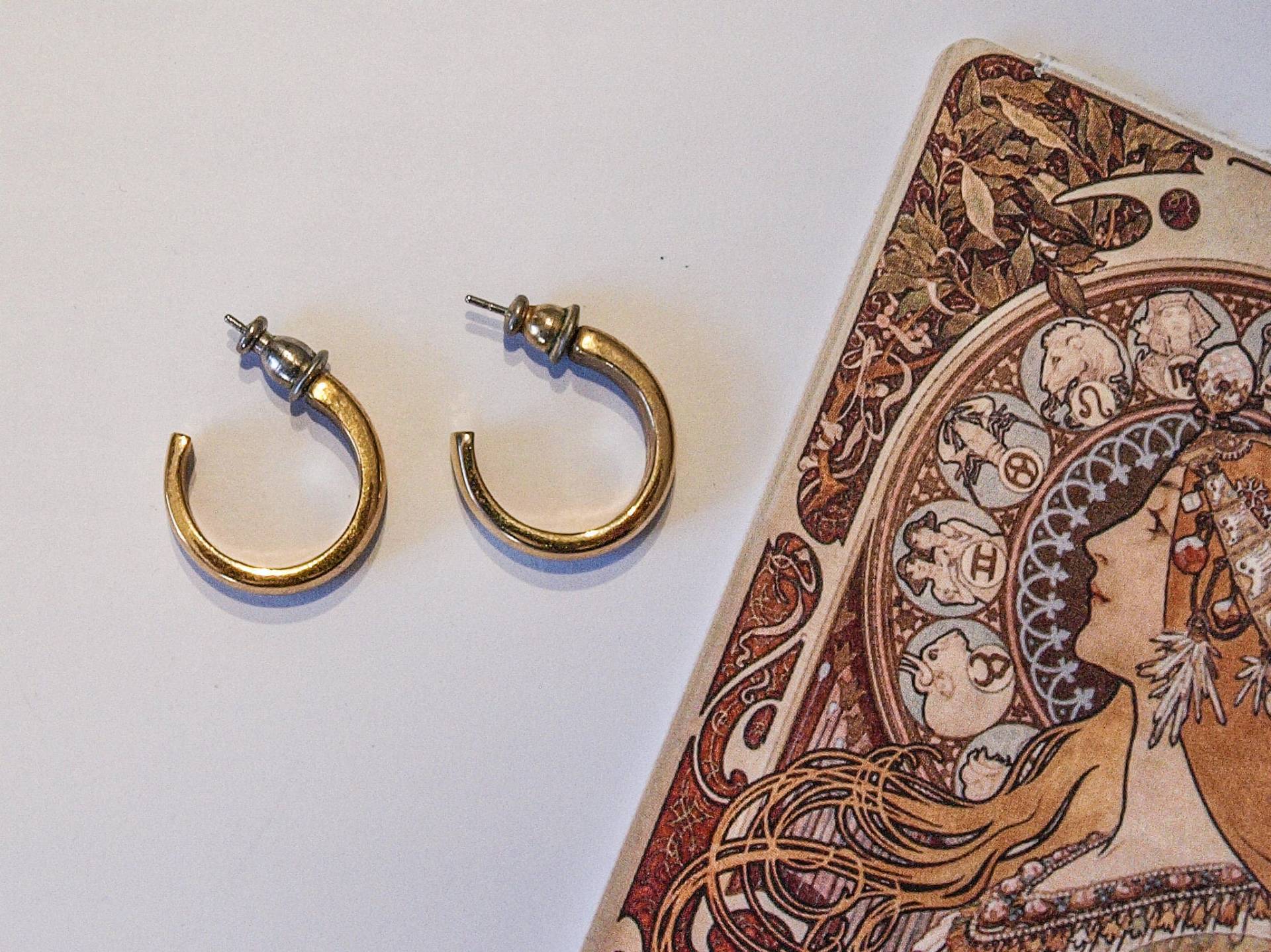 Einfache Halbrunde Gold Vintage Ohrstecker Ohrringe von vintagebypandora