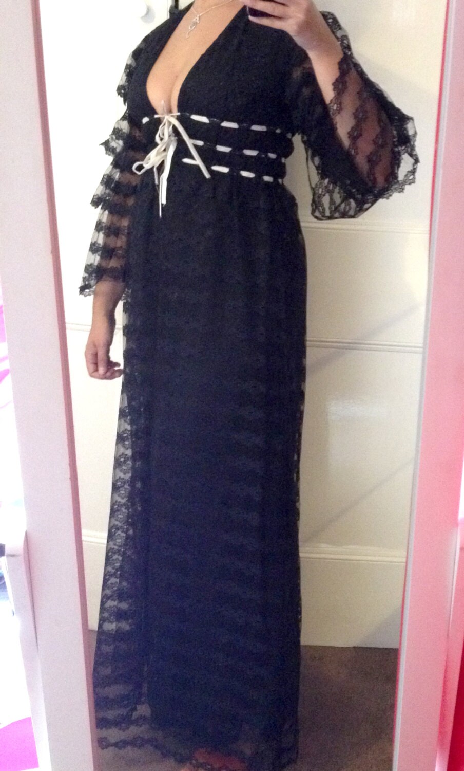 Vintage 1960Er Jahre Handgeklöppelte Schwarzes Abendkleid von vintagebypandora