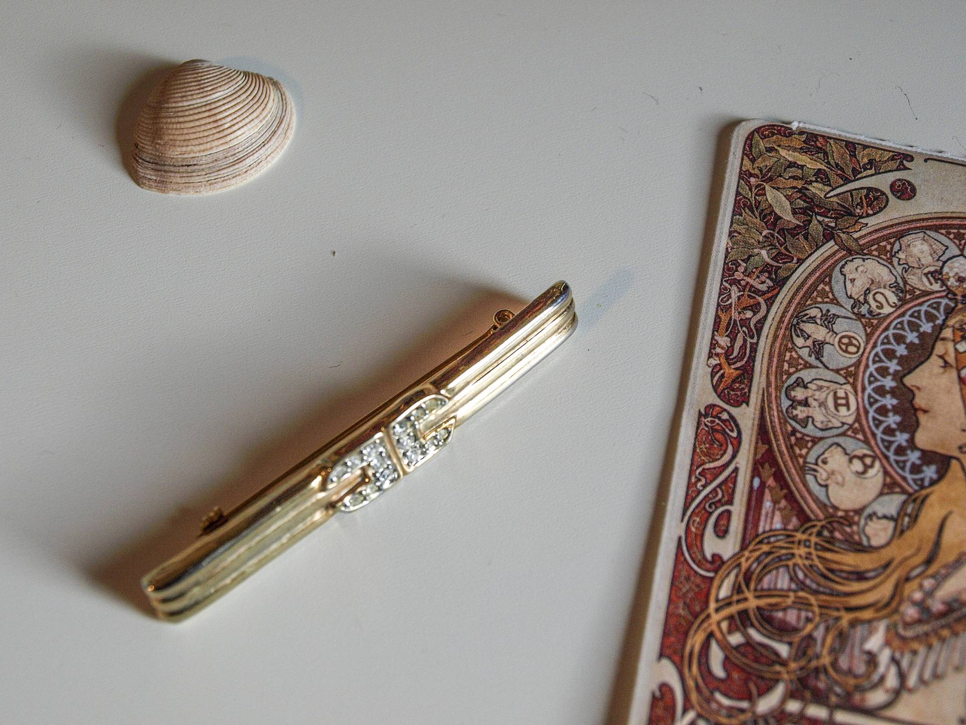 Vintage Brosche, Gerade Gold-Pin Mit Klaren Kristallen, Modeschmuck von vintagebypandora