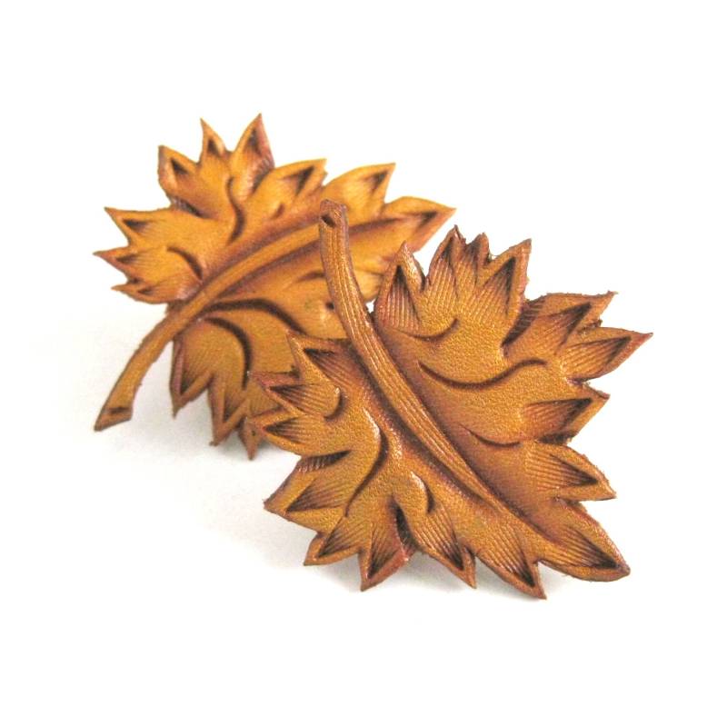 Vintage Punzierte Herbst Blatt Lederohrringe Boho Cowgirl Schraubverschluss von vintagedame