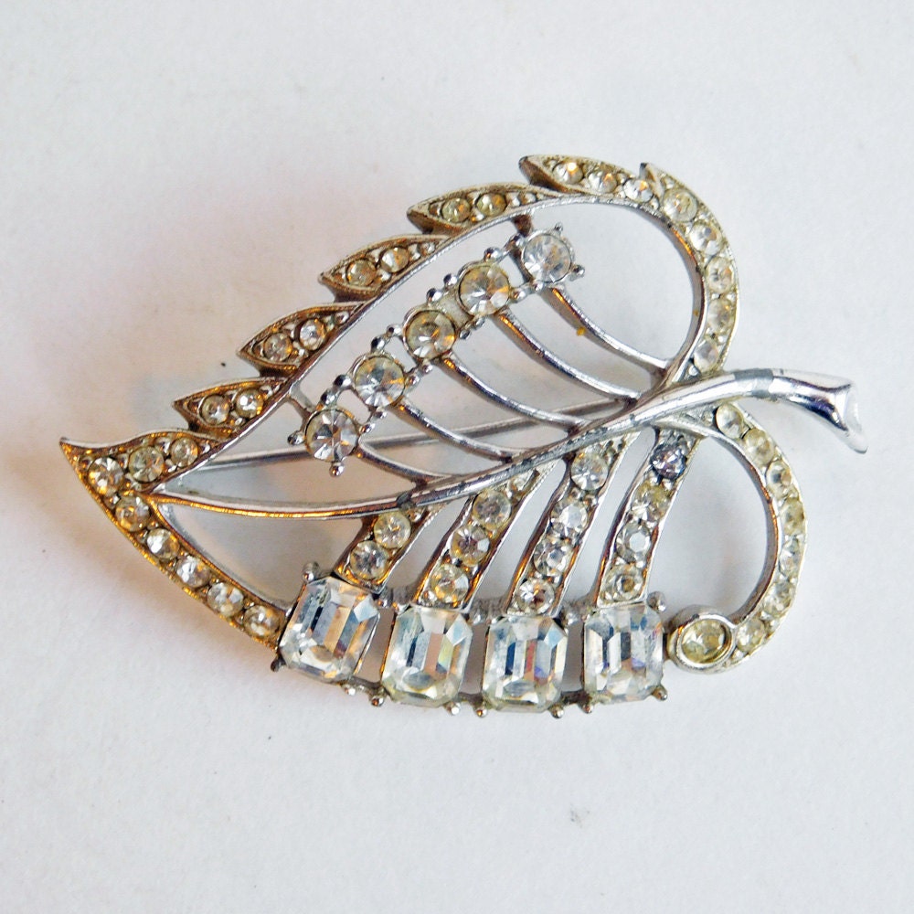 Vintage Klar Strass Rhodiniert Mid Century Brosche - 1950Er Jahre Moderne Abstrakte Durchbrochene Pin Silvertone Weißen Kristallsteinen von vintagedazzle