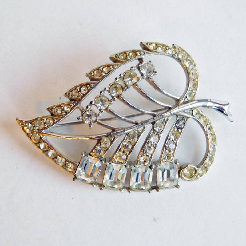 Vintage Klar Strass Rhodiniert Mid Century Brosche - 1950Er Jahre Moderne Abstrakte Durchbrochene Pin Silvertone Weißen Kristallsteinen von vintagedazzle