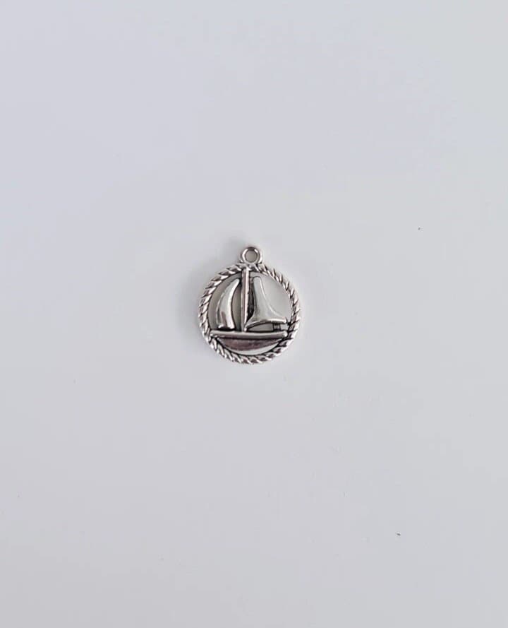 B05 Anhänger | Segelboot Im Seil Kreis Maritim Silber Schlüsselanhänger B05 Anhänger | Segelboot Im Seil Kreis Maritim Silber Schlüsselanhänger von vintagedejoli