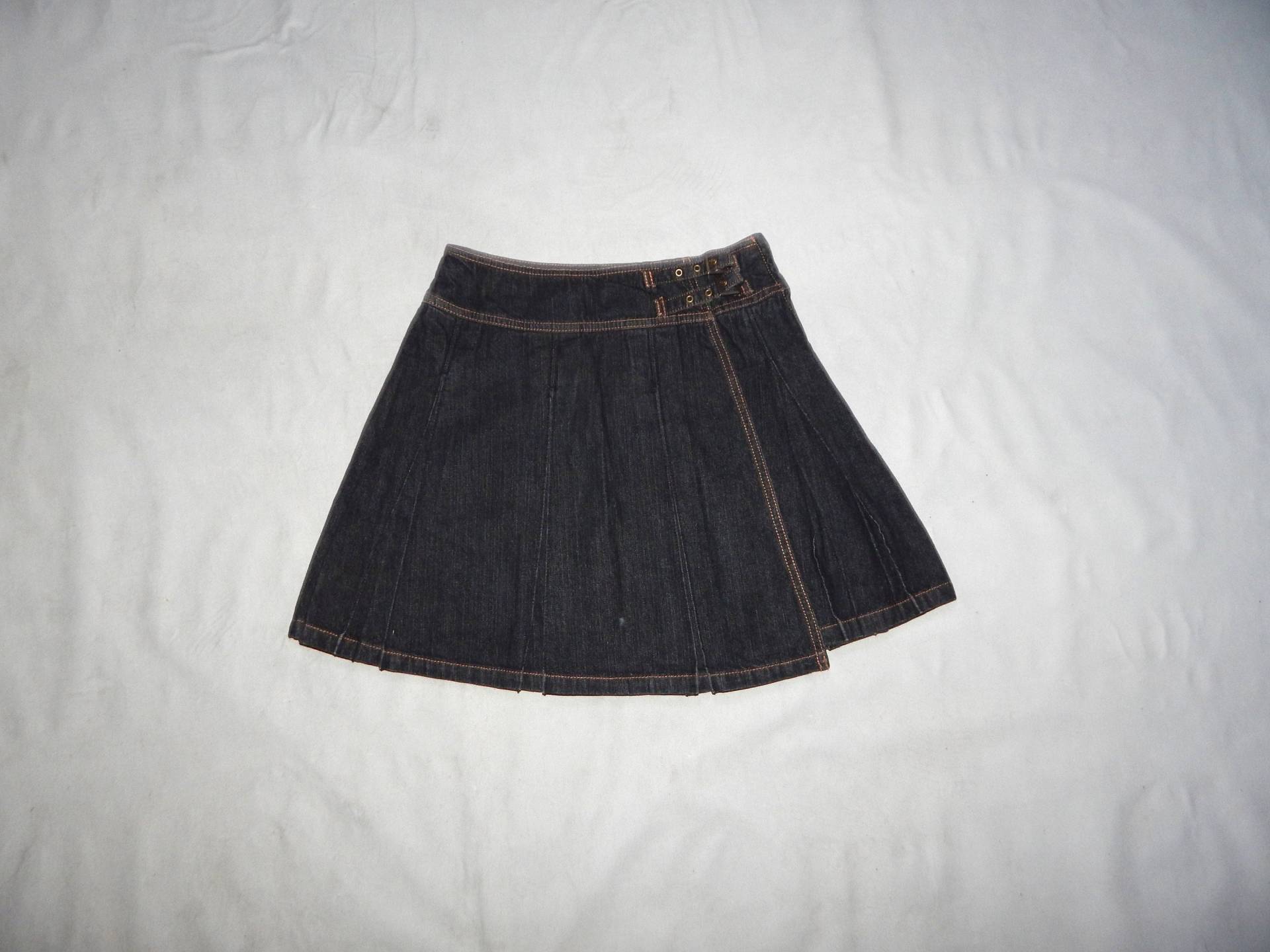 Burberry Vintage 90Er/2000Er Jahre Exzellenter Ungetragener Mädchen Jeans Falten Mini Rock. Größe S. Schwarz von vintagefashion4all