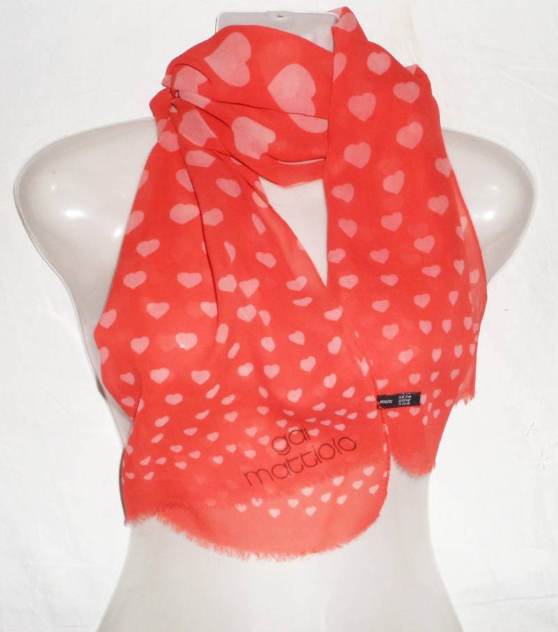 Gai Mattiolo Italia, Seltene Vintage 1980, Lange Reine Seidenherzen Muster Schal, 145 X 45 cm Gai Mattiolo Italia, Seltene Vintage 1980, Lange Reine Seidenherzen Muster Schal, 145 X 45 cm von vintagefashion4all