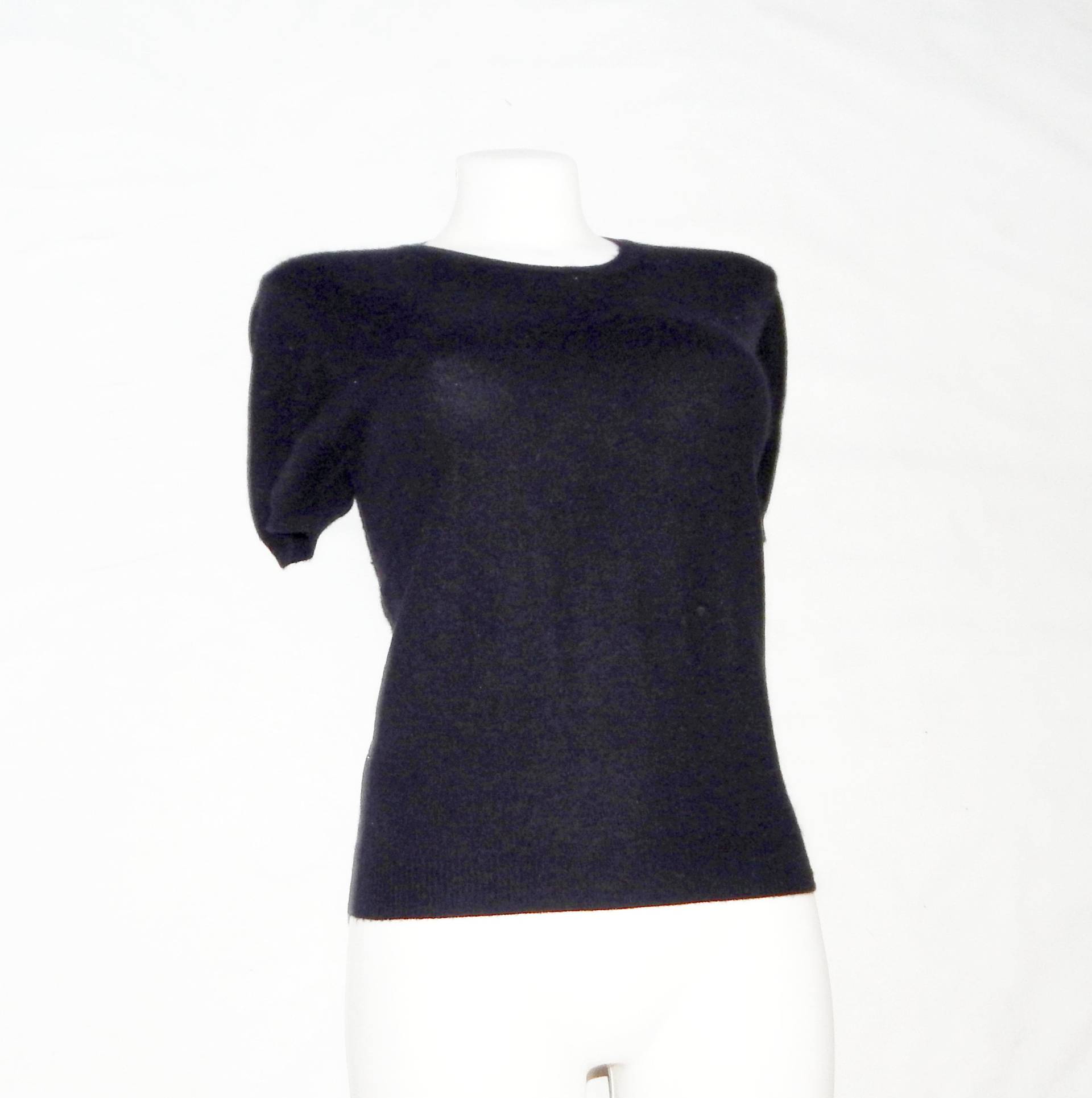 Kaschmir 100% Retro 80Er Damen Shorts Ärmel Crew Neck Schwarz Pullover Pullover. Label Größe It-M, Eu-S, Usa-xs Kaschmir 100% Retro 80Er Damen Shorts Ärmel Crew Neck Schwarz Pullover Pullover. Label Größe It-M, Eu-S, Usa-xs von vintagefashion4all