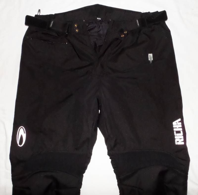 Richa Everest Herren Textil Knie Gepanzerte Hose 4xl, Gb42, 60Eu Schwarz, Ungetragen Richa Everest Herren Textil Knie Gepanzerte Hose 4xl, Gb42, 60Eu Schwarz, Ungetragen von vintagefashion4all