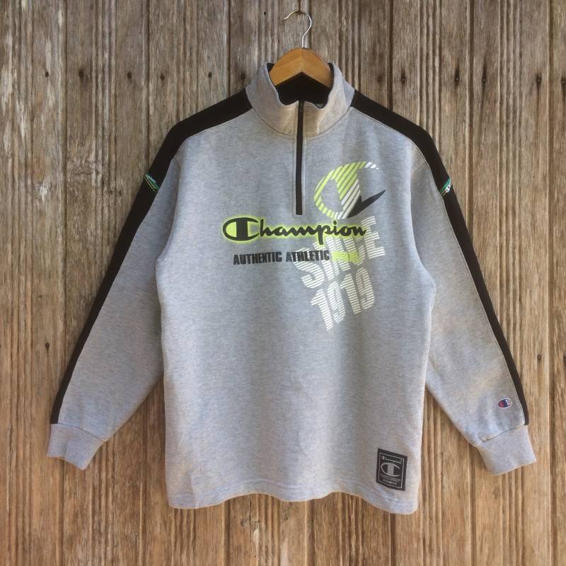 Vintage Champion Halber Reißverschluss Sweatshirts Emroidery Logo Auf Ärmel Mittlerer Größe von vintagegallaggers