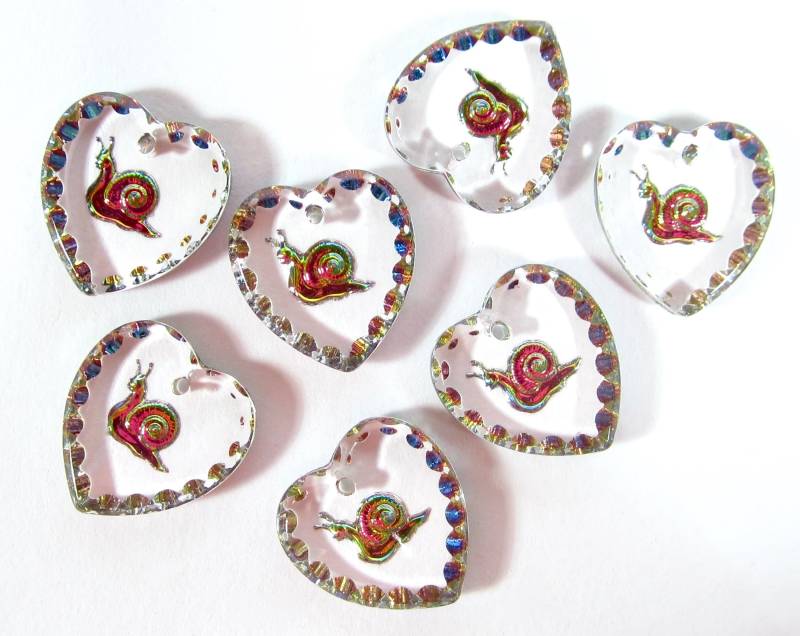 2 Handgemachte Herz Schnecke Anhänger Glassteine 15x14 Mm Grün Pink Transparent Strass Original Made in Germany Ca. 1970 von vintageglassstones