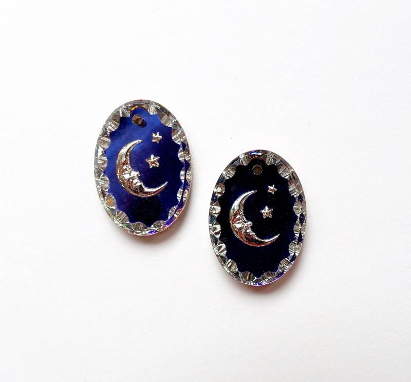 2 Mond Anhänger Handgemachte Glassteine Oval 18x13 Mm Kristall Silber Blau Sterne Strass Original Made in Germany Ca. 1970 von vintageglassstones