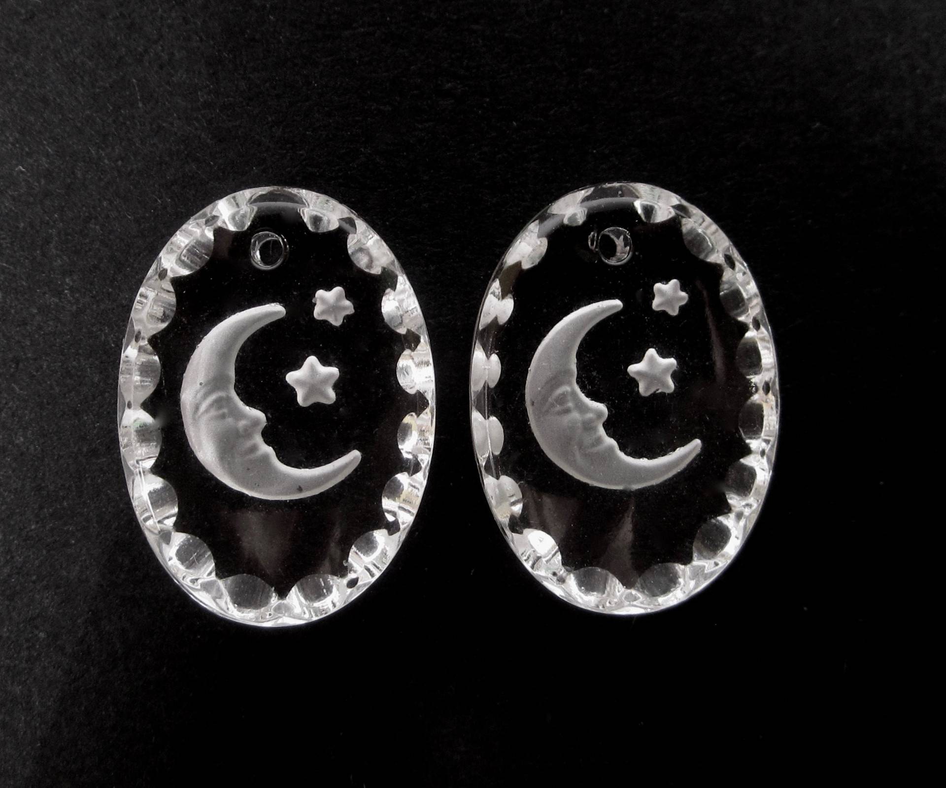2 Mond Anhänger Handgemachte Glassteine Oval 18x13 Mm Kristall Transparent Matt Sterne Strass Original Made in Germany Ca. 1970 von vintageglassstones