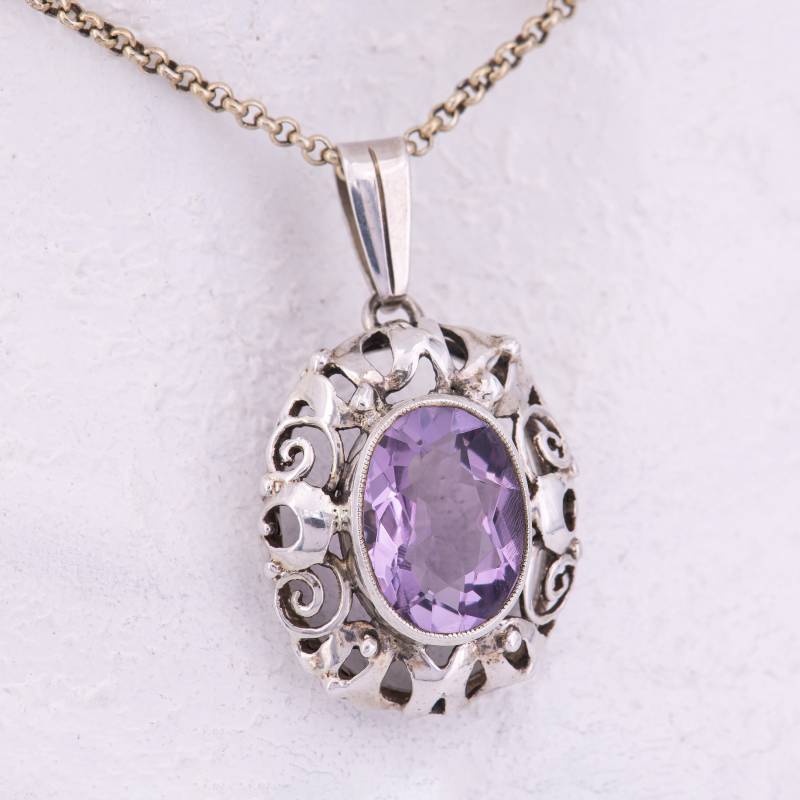 35 Mm - Zierlicher Antiker Jugendstil | Art Nouveau Ovaler Amethyst Silber 830 Anhänger Für Halsketten Um 1915 von vintagejuwelier