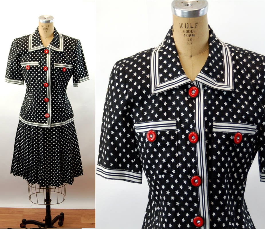 1990Er Jahre Anzug Rock Faltenrock Schwarz Weiß Stars & Stripes Novelty Print Seide Und Leinen Rickie Freeman Für Teri Jon Size M von vintagerunway