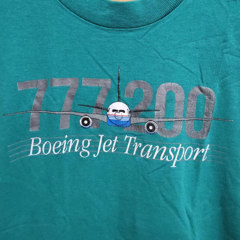 Vintage 80Er Jahre 777-200 Boing Jet Transport Grünes T-Shirt Vintage 80Er Jahre 777-200 Boing Jet Transport Grünes T-Shirt von vintageteesonline