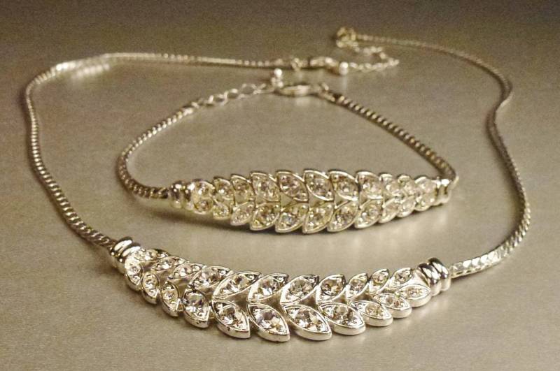 Braut Parure Strasssilberfarbene Halskette Und Armband Set 16 Zoll Lang Hochzeit von vintagevasso