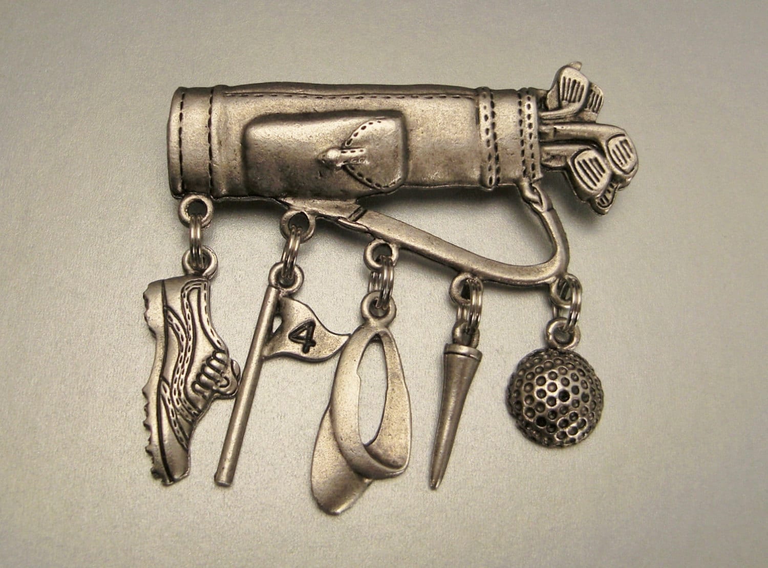 Brosche Golf Bag Mit Fünf Golf Charms Hängend Zinnfathers Day Geschenk von vintagevasso
