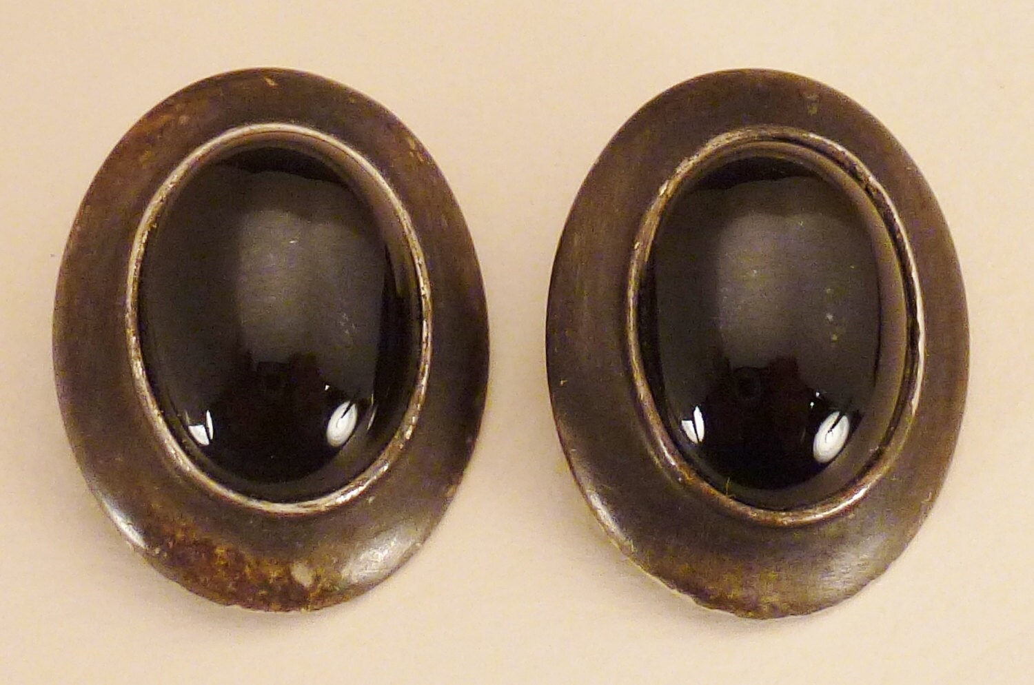 Designer Ben Amun Ohrringe Clip Ons Silve Tone Große Schwarze Glas Lünette Signiert Power von vintagevasso