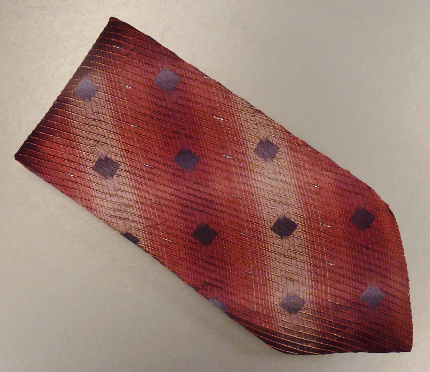Designer Pierre Guy Laroche Paris Krawatte Gewebte Seide Metallic Design 1980Er 59 X Ca. 4 in Necktie von vintagevasso