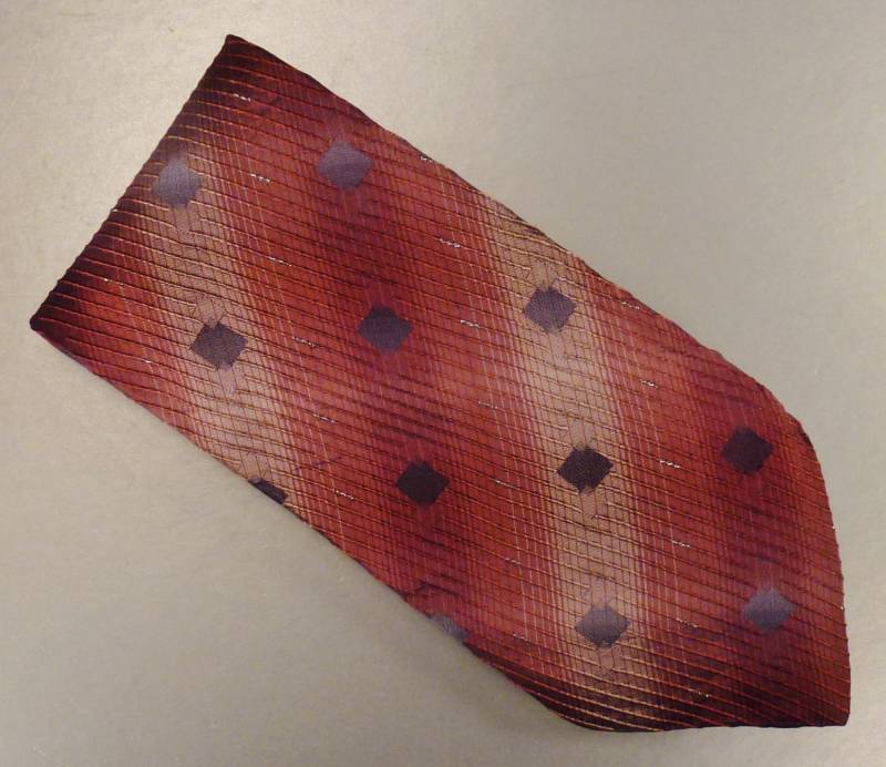 Designer Pierre Guy Laroche Paris Krawatte Gewebte Seide Metallic Design 1980Er 59 X Ca. 4 in Necktie von vintagevasso
