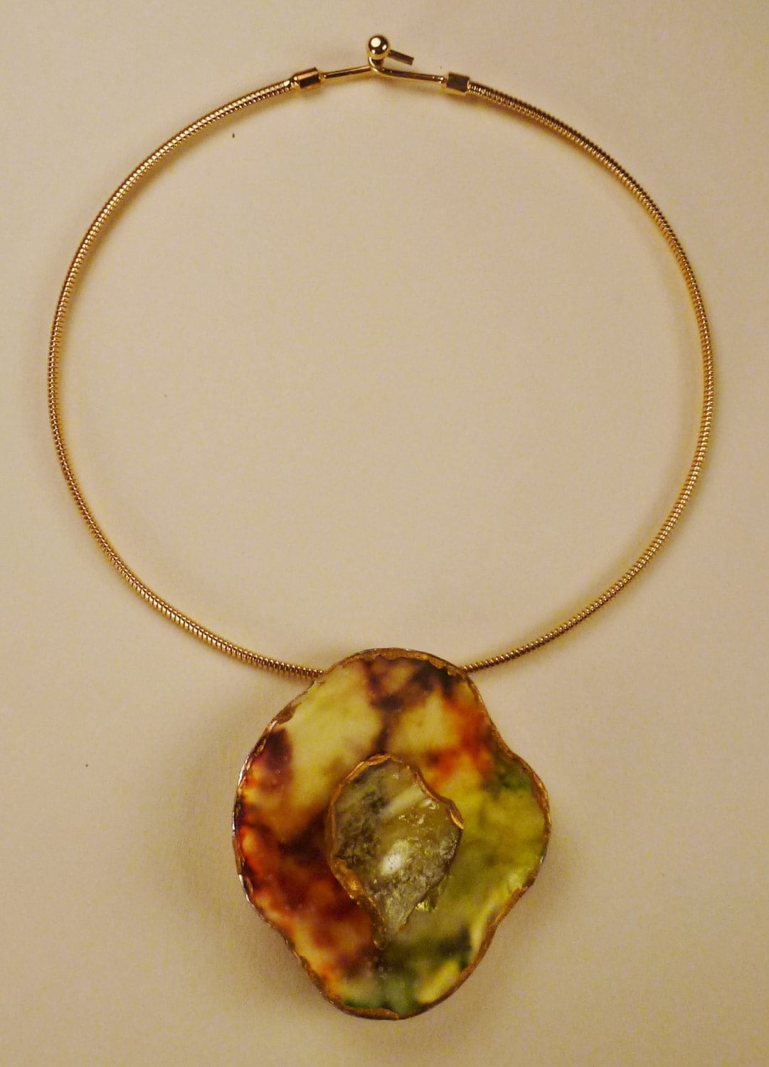 Emaille Anhänger Halskette Brosche Handgefertigter Anhänger 2 3/4 Von 1/8 Inch Breit In von vintagevasso