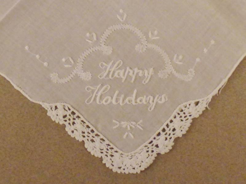 Linen Hankie Weiß Mint Taschentuch Bestickt Happy Holidays Häkeln Akzent 11 X 10 3/4 In von vintagevasso