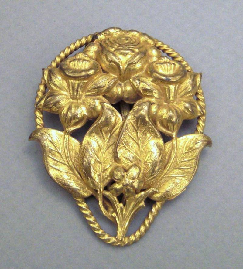 Narcissi Rosen Clip Brosche Goldton Vintage Jugendstil Korb von vintagevasso