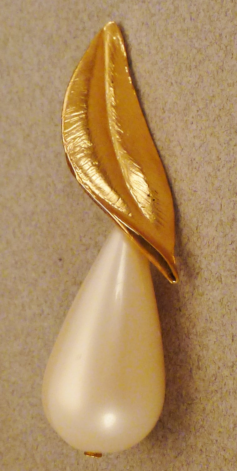 Ohrringe Perlen Tropfen Goldfarben Blätter Hängend Ca 3 Zoll Durchbohrt von vintagevasso