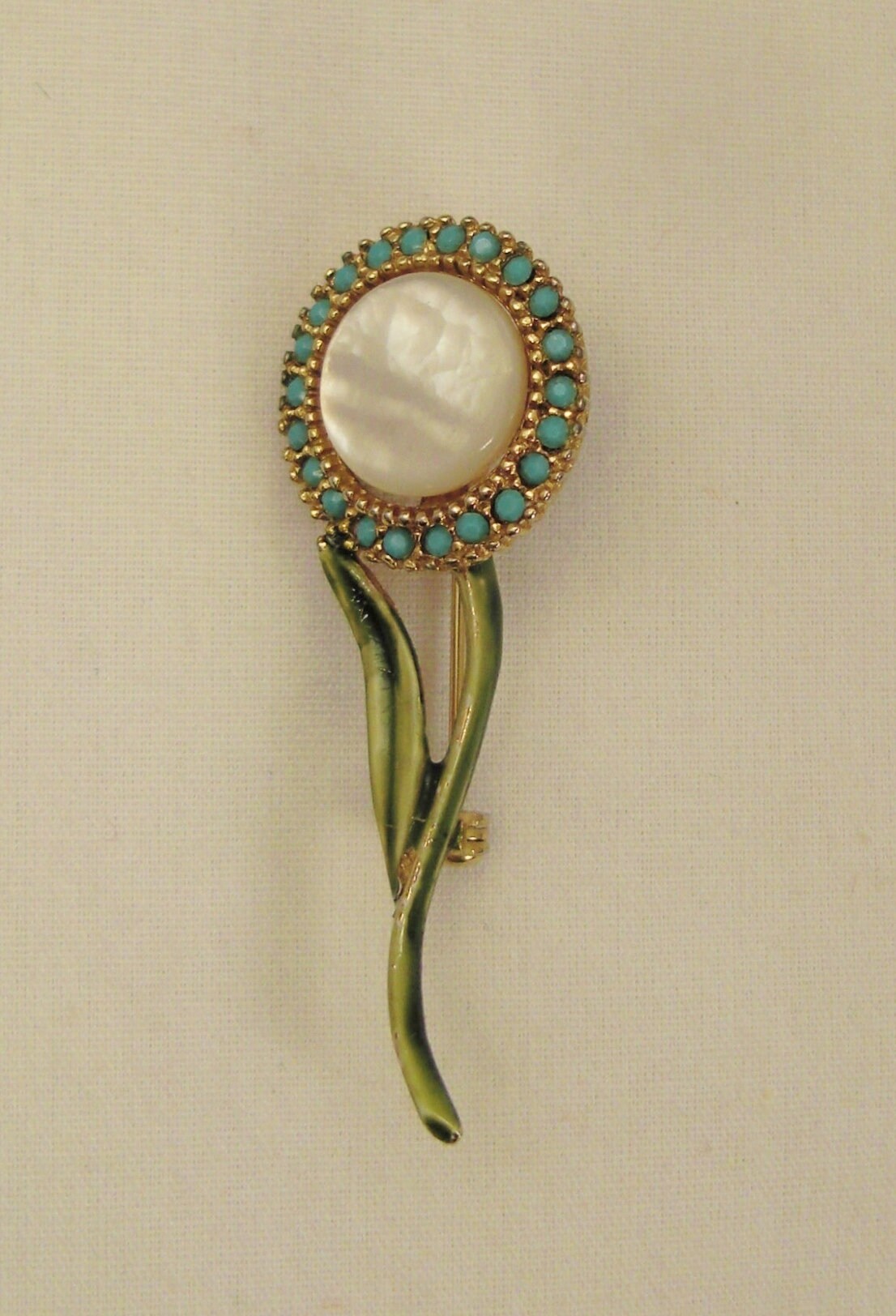 Perlmutt Brosche, Flowe Brosche, Mopp Und Blaue Steine, Ca. 2 1/8 in X 3/4 Breit von vintagevasso