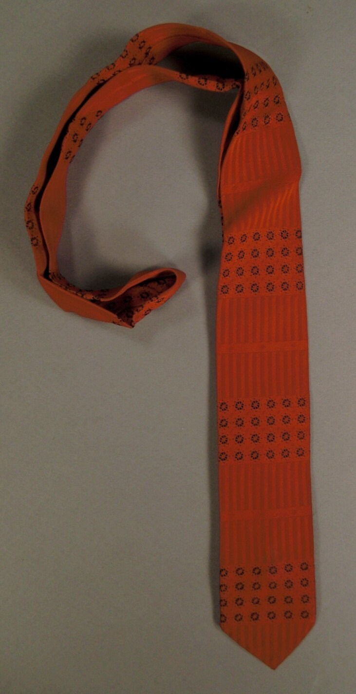 Rockabilly Halskette Super Skinny 1960Er 53 in Rayon Acetat Rot Und Schwarz von vintagevasso