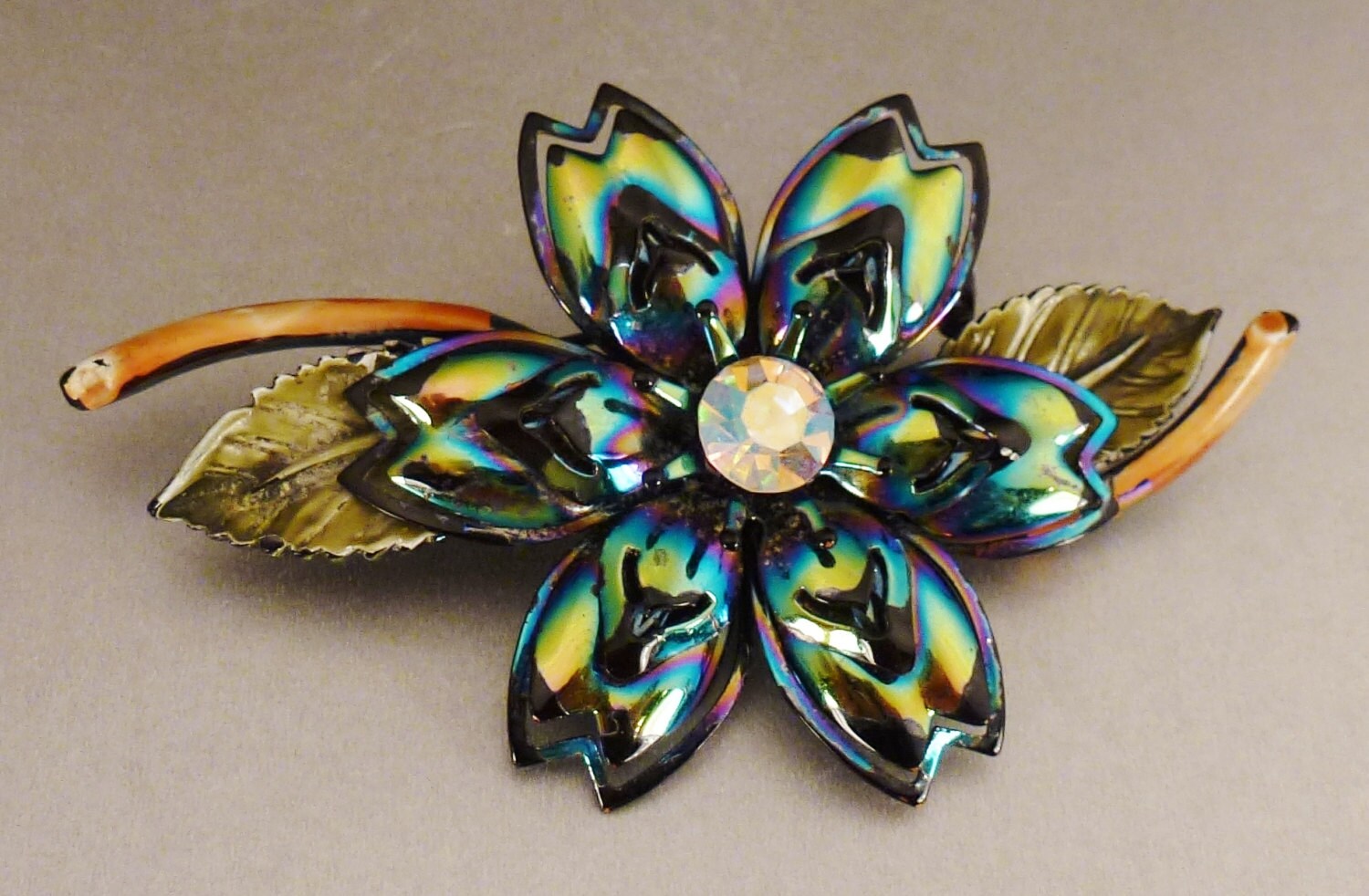 Vintage Brosche Blume Irrisierende Strasssteine Emaille Blau Und Grün 3 X 2 von vintagevasso