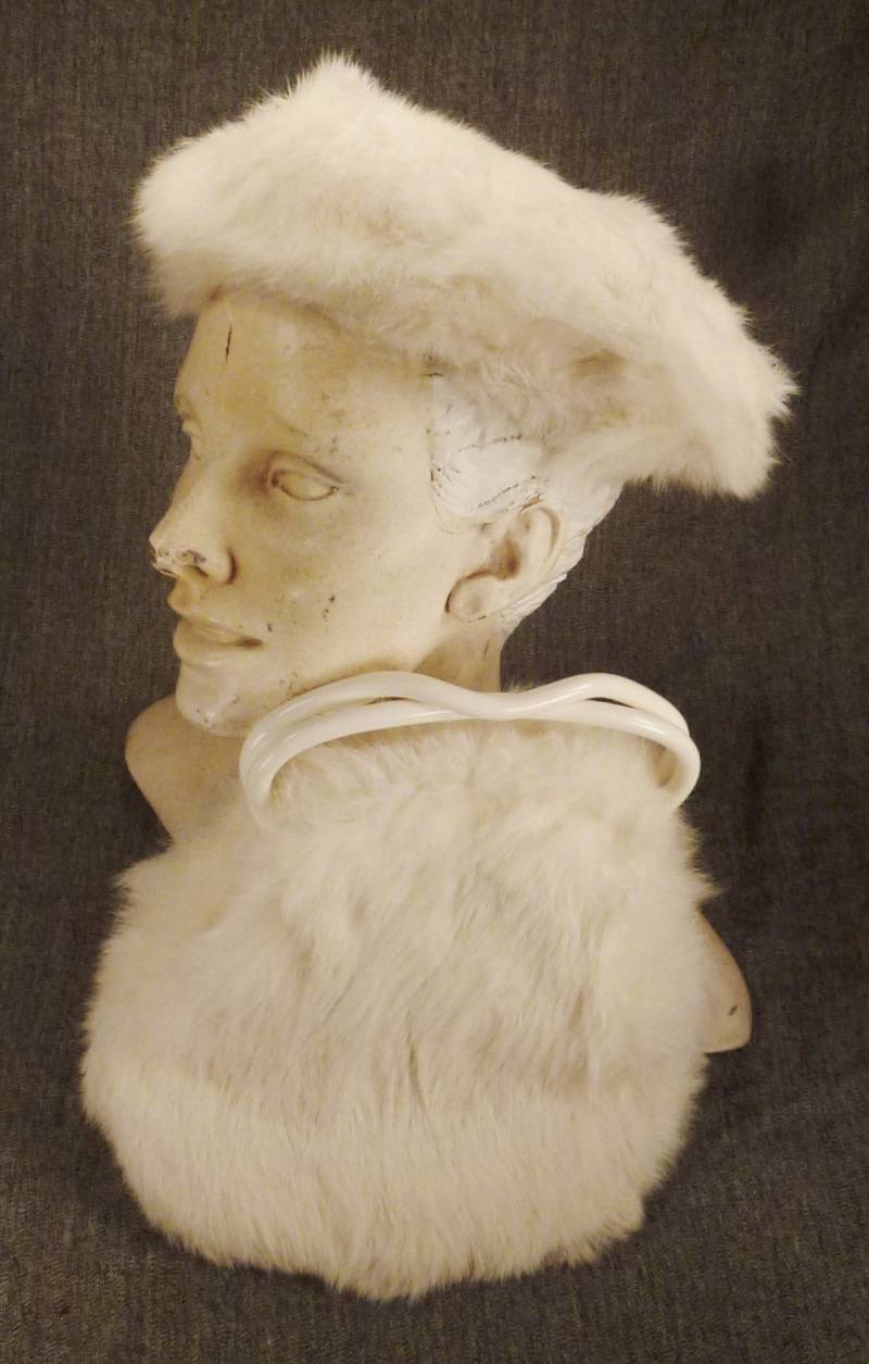 Vintage Pelz Hut Und Geldbörse Set Weißer Hase 1960Er Millinery Baskenmütze Kunststoff Griffe von vintagevasso